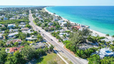 A home in LONGBOAT KEY