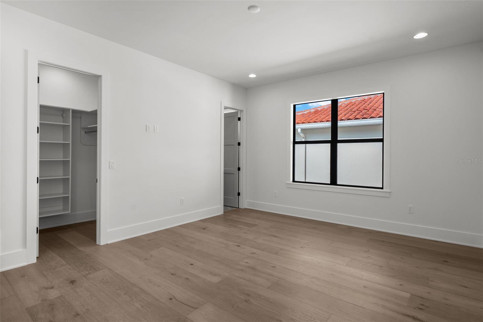 SUNSET PARK - Residential Lease