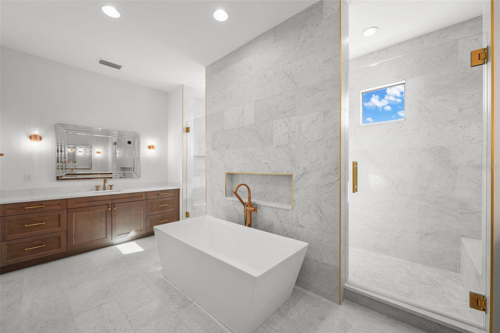 SUNSET PARK - Residential Lease