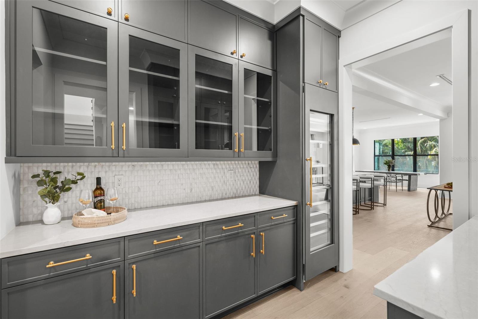 SUNSET PARK - Residential Lease