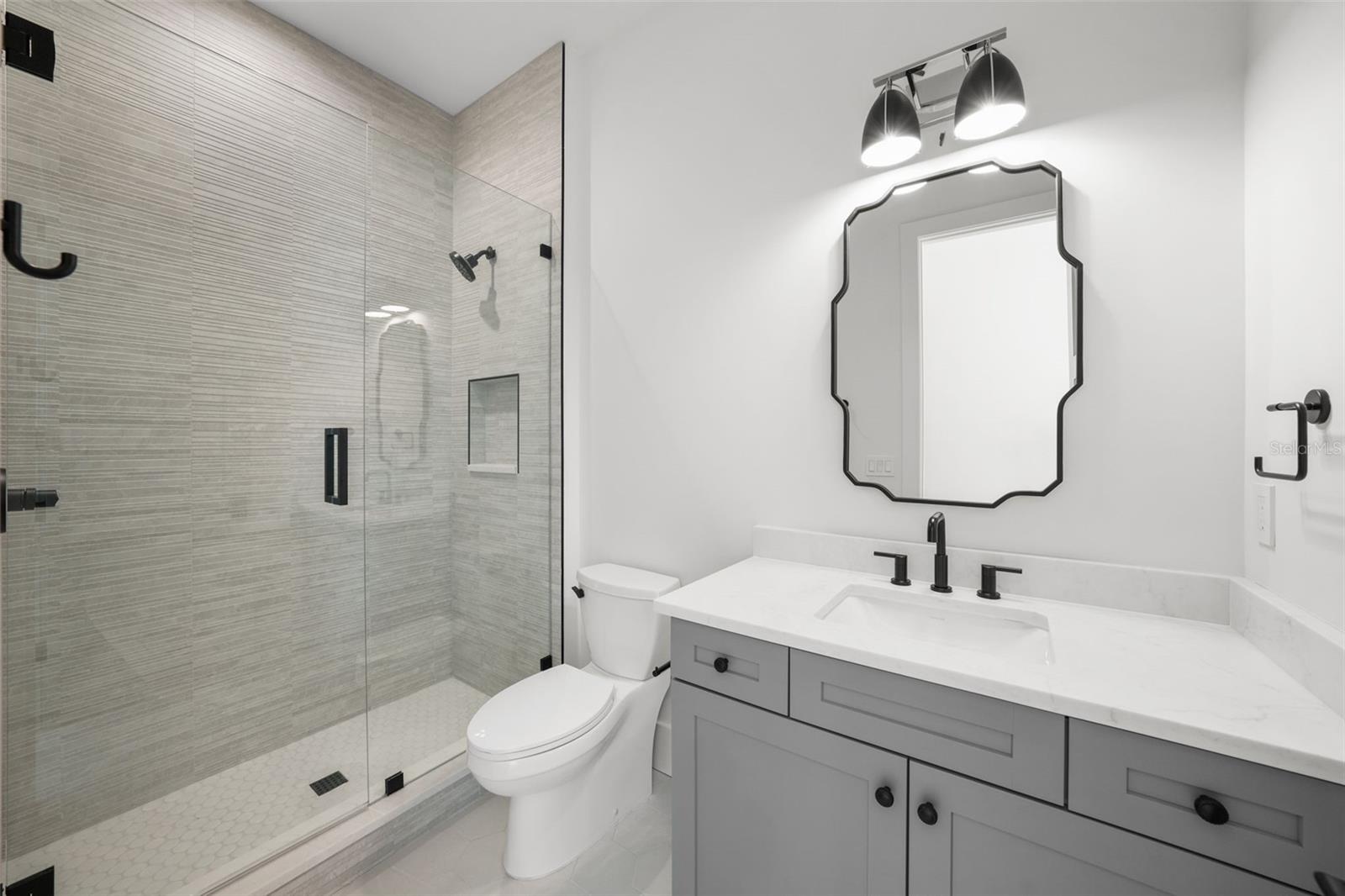 SUNSET PARK - Residential Lease