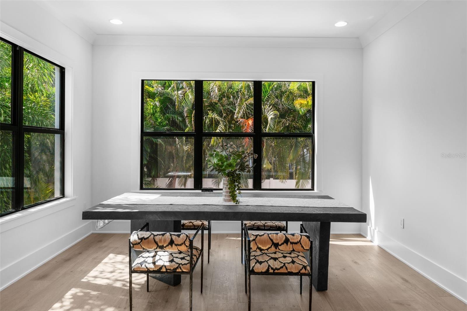 SUNSET PARK - Residential Lease