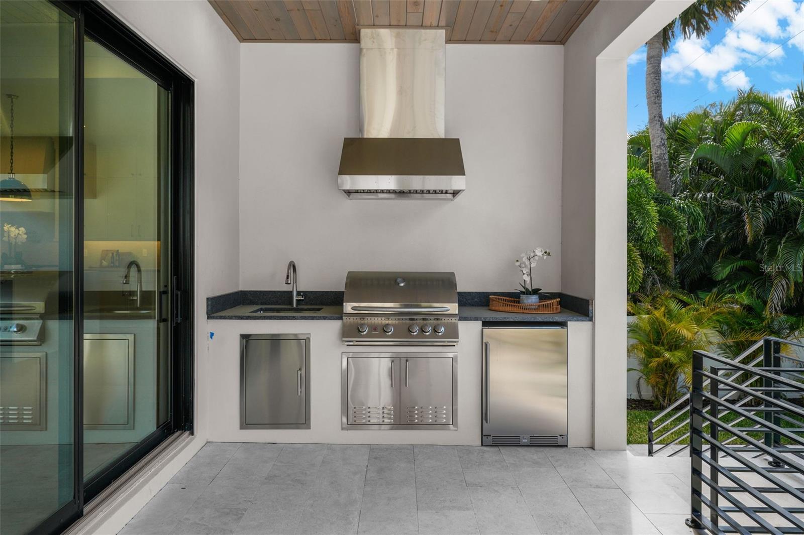 SUNSET PARK - Residential Lease