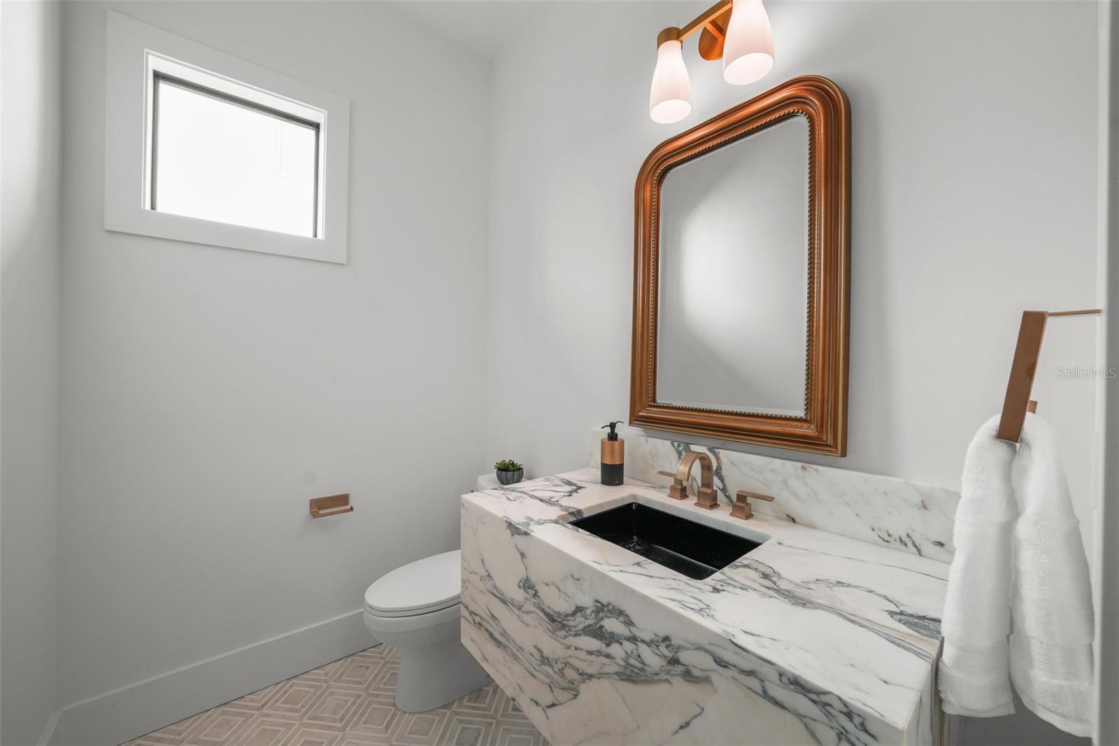 SUNSET PARK - Residential Lease