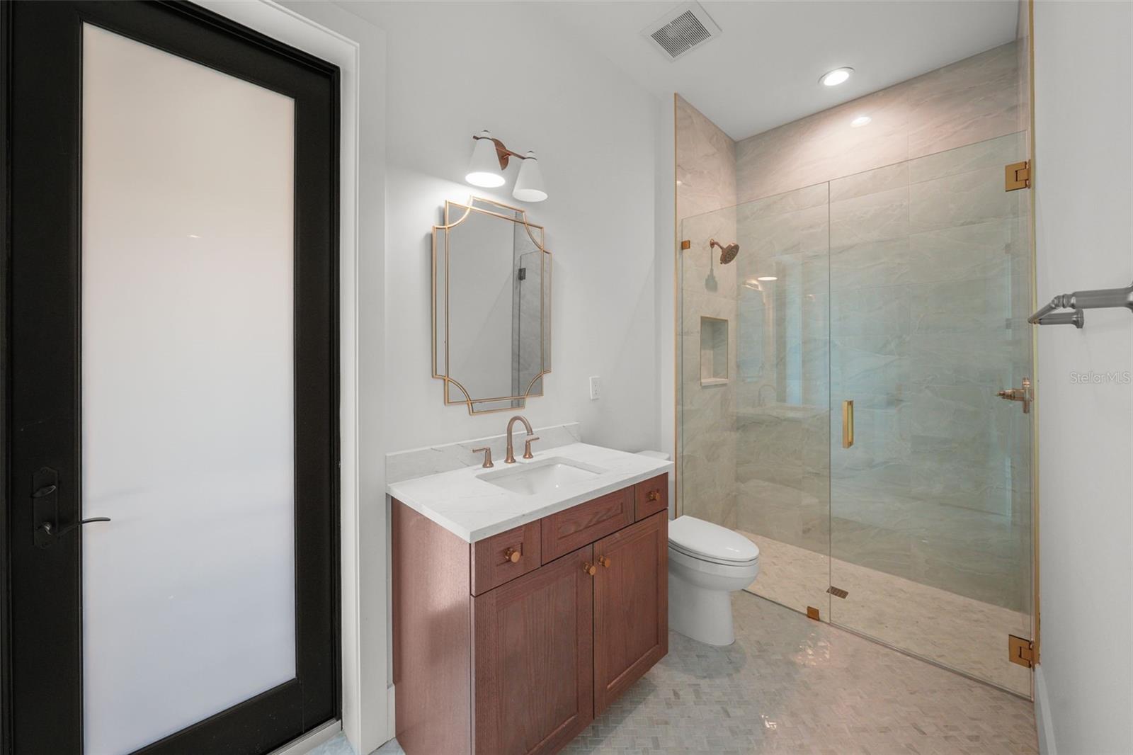 SUNSET PARK - Residential Lease