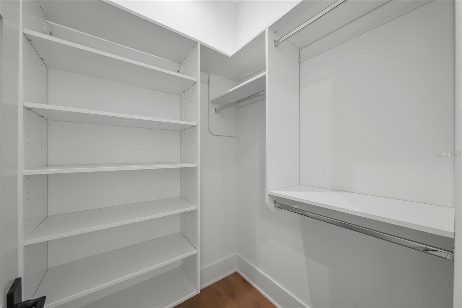 SUNSET PARK - Residential Lease