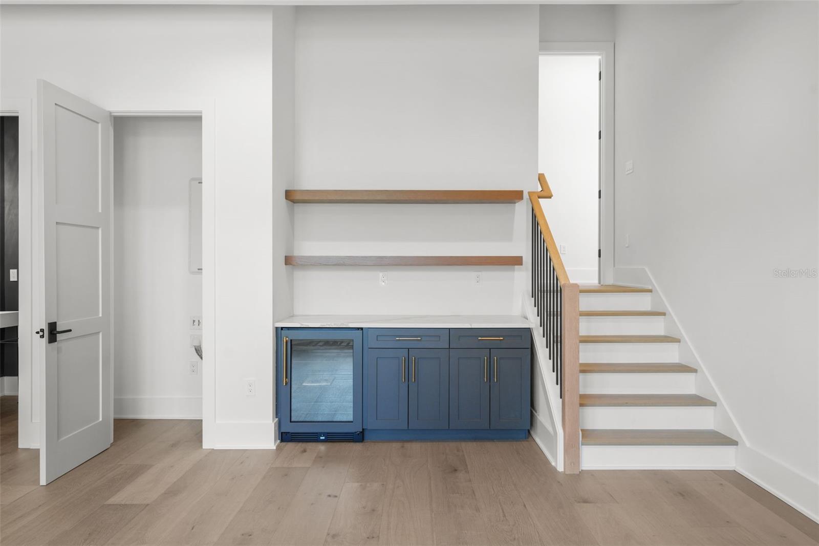 SUNSET PARK - Residential Lease