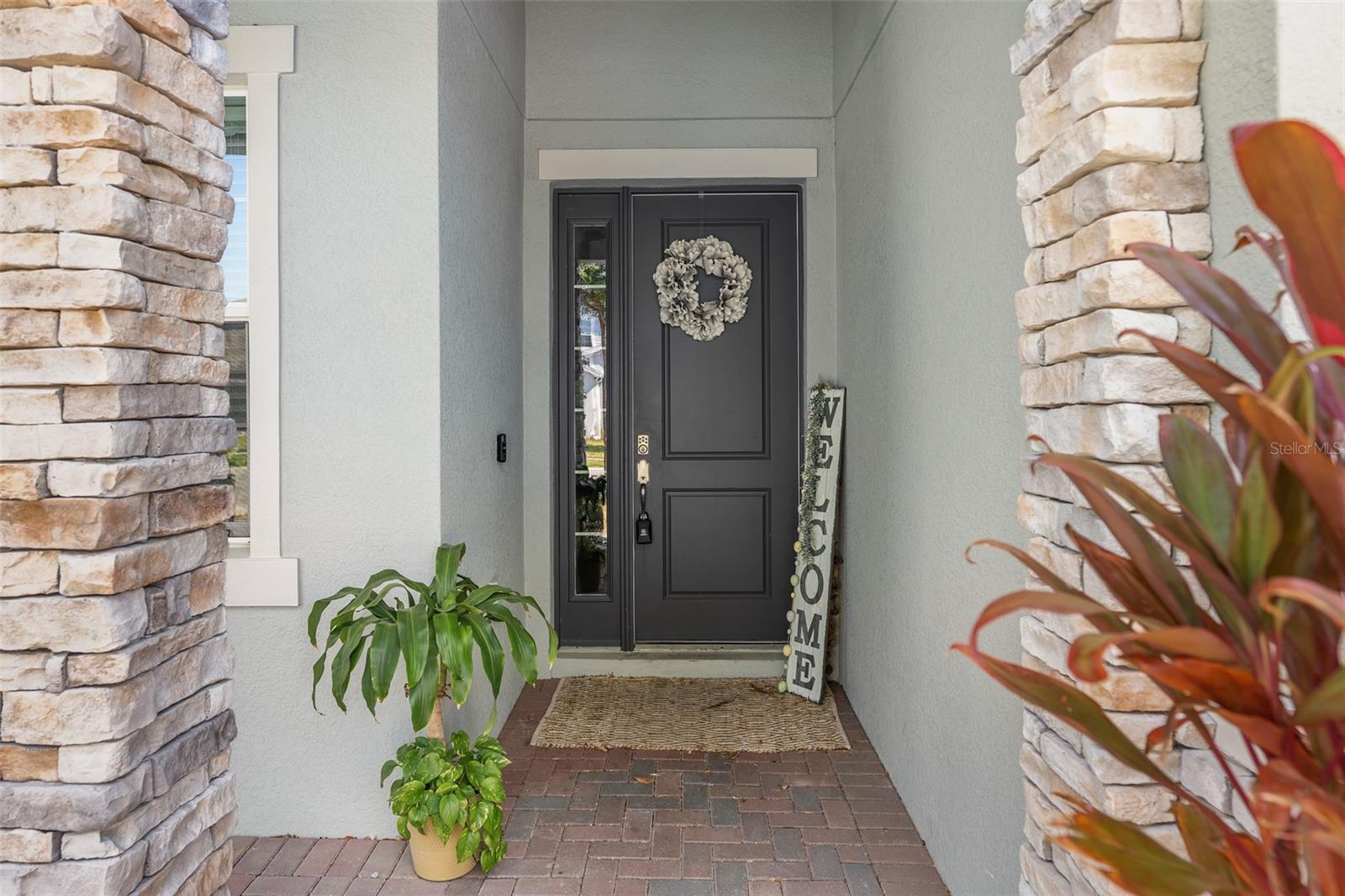 944 FLYER STREET