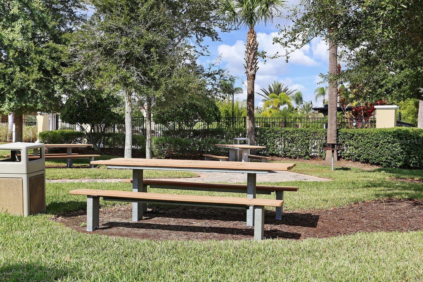 BAYSHORE/VISTA CAY PH 06 - Residential