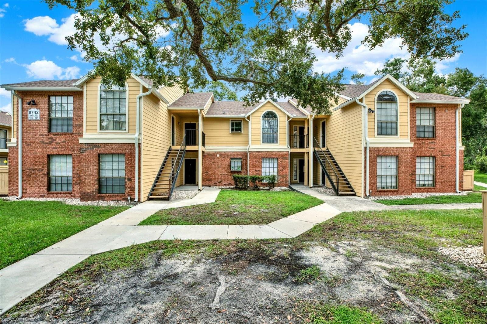 Welcome to this charming 1-bedroom, 1-bath condo located in the desirable gated community of Grand Reserve in Tampa. This ground-floor home offers an open floor plan, a spacious living area, and a covered patio with peaceful garden views. The kitchen features solid surface counters and stainless steel appliances, perfect for cooking and entertaining. Enjoy resort-style amenities including a sparkling swimming pool, relaxing spa, fitness center, tennis courts, and a beautiful clubhouse.
Location, location, location! Just 15 minutes from Tampa International Airport and close to shopping, dining, and major highways, this condo offers the perfect combination of comfort and convenience. Don’t miss the opportunity to own in this sought-after community.
