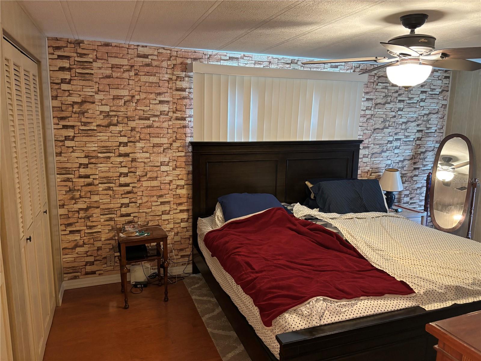 ZELLWOOD STATION - Residential