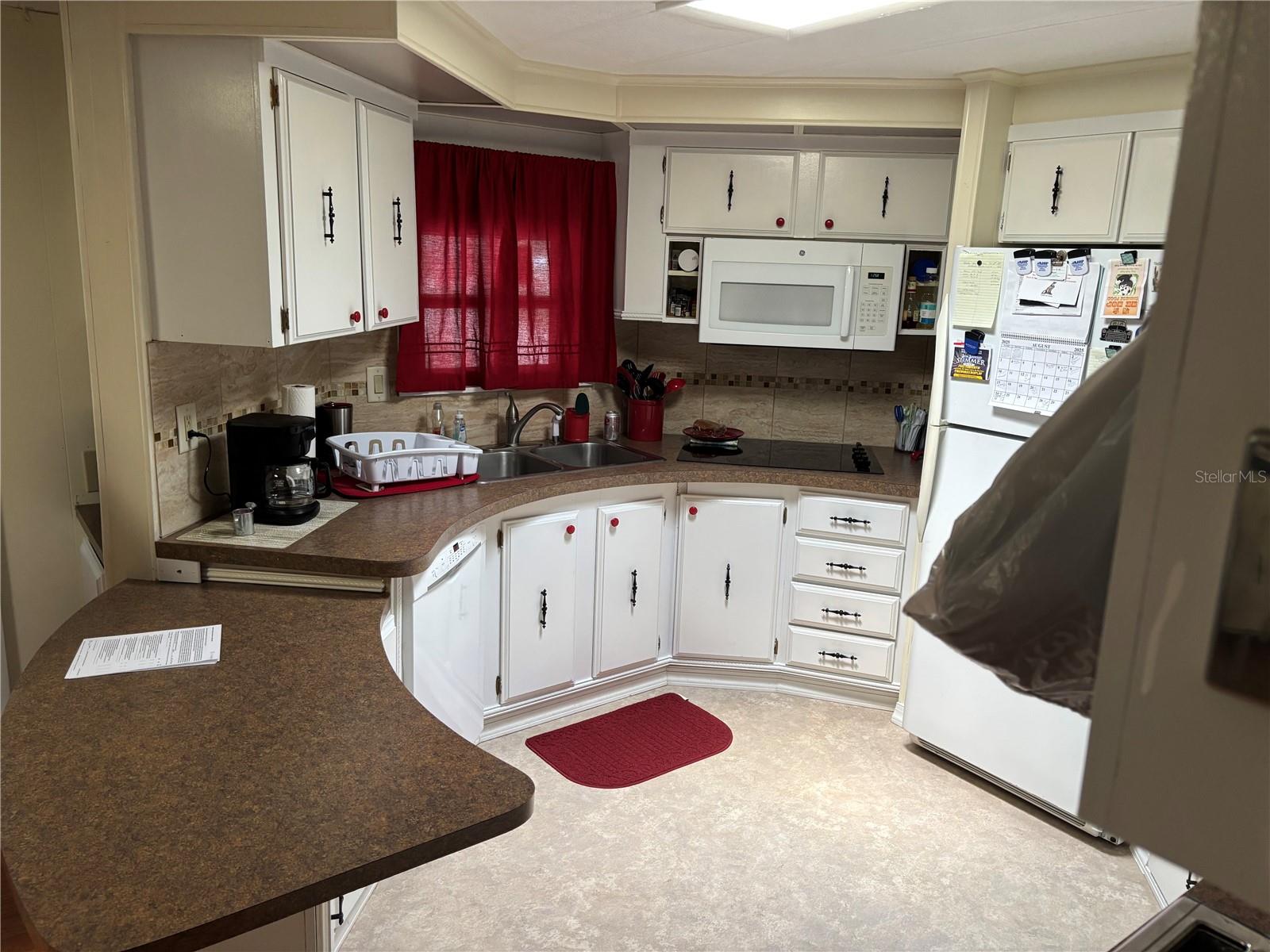 ZELLWOOD STATION - Residential