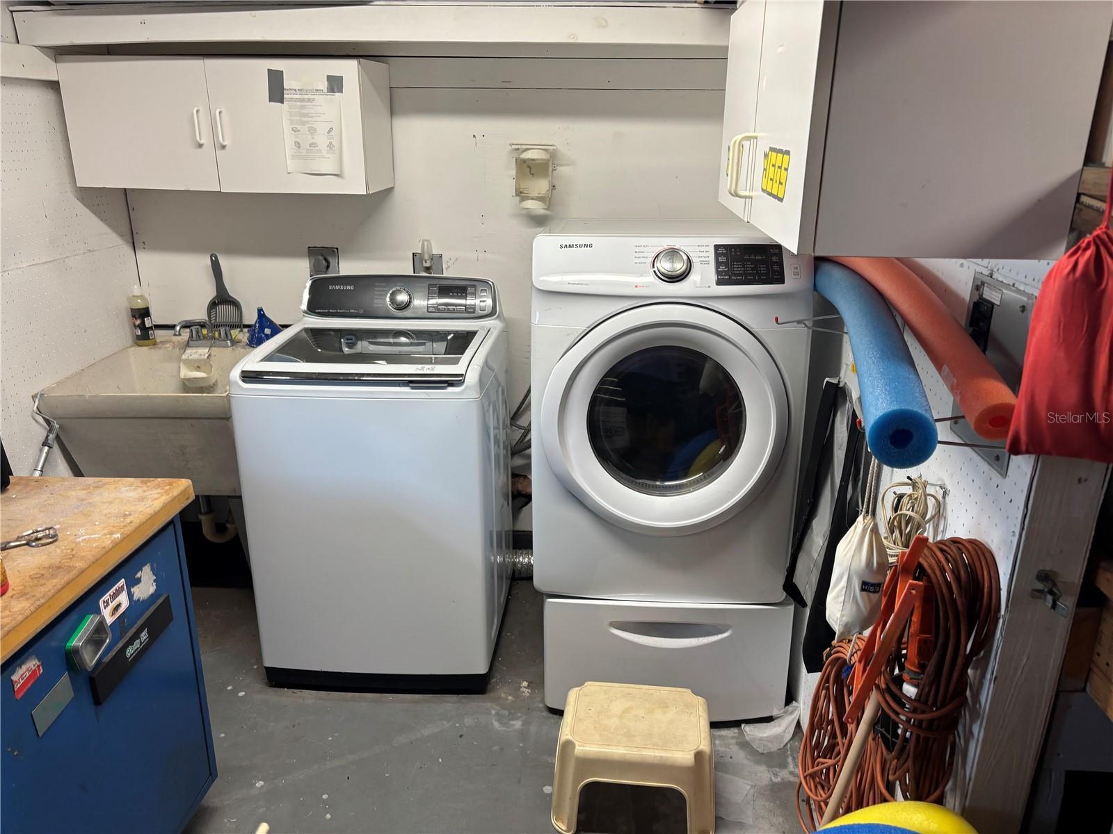 ZELLWOOD STATION - Residential