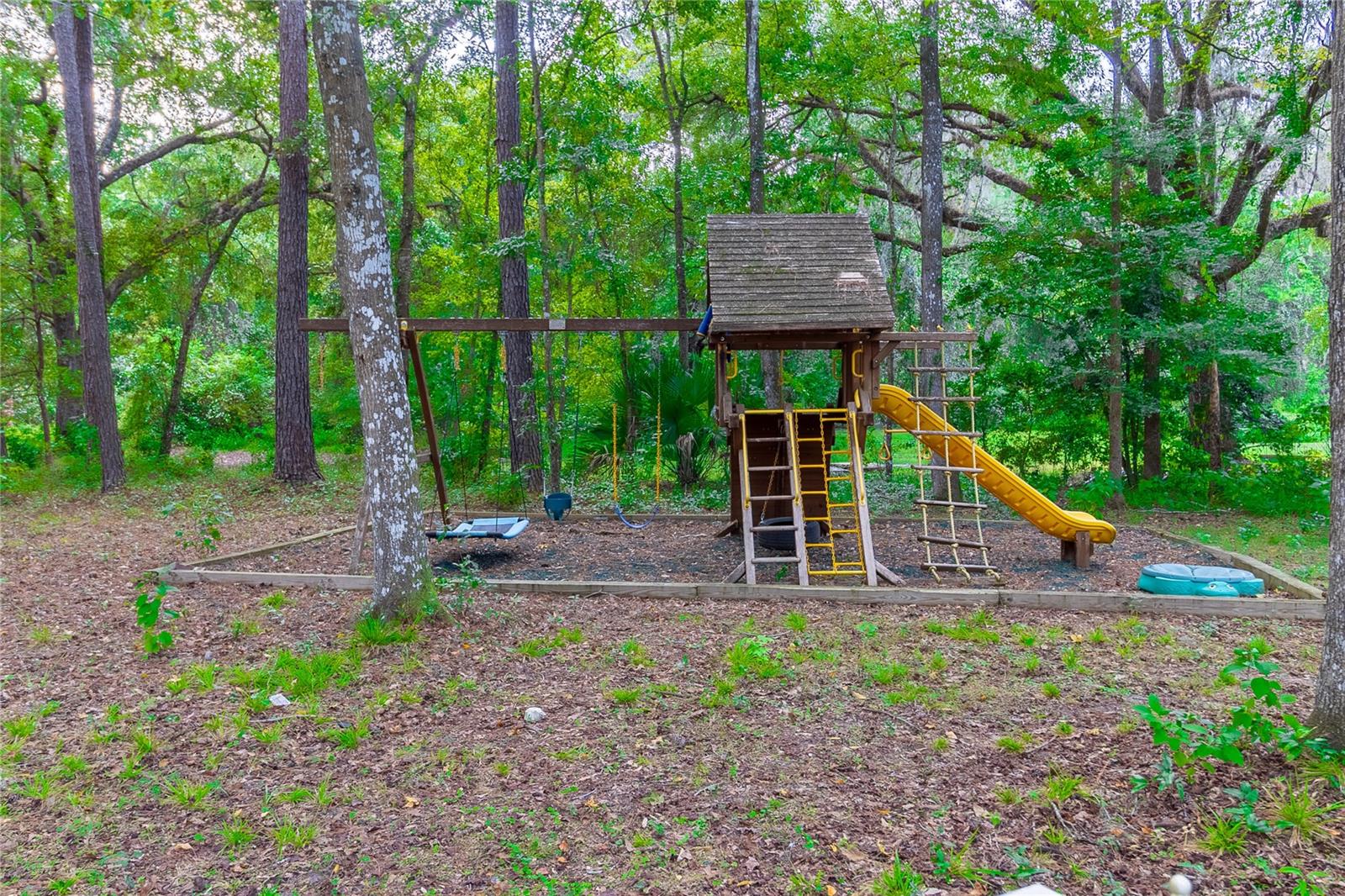 PINE HILL ESTATE ADD 3 - Residential Lease