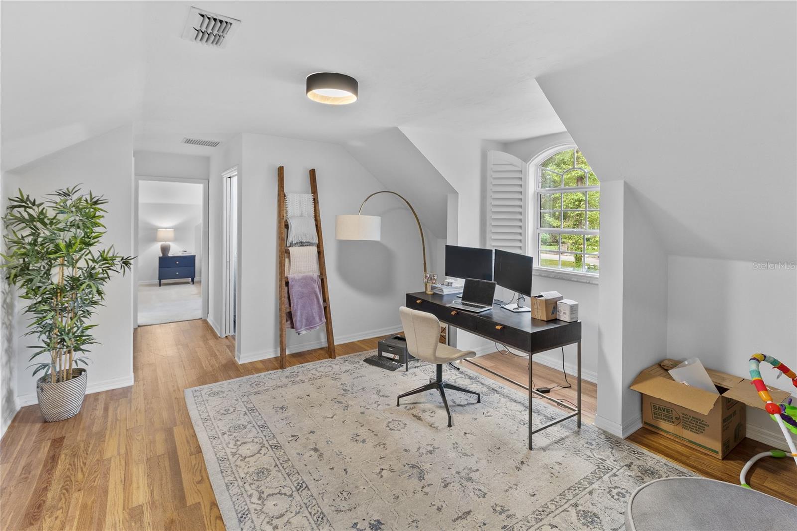 PINE HILL ESTATE ADD 3 - Residential Lease