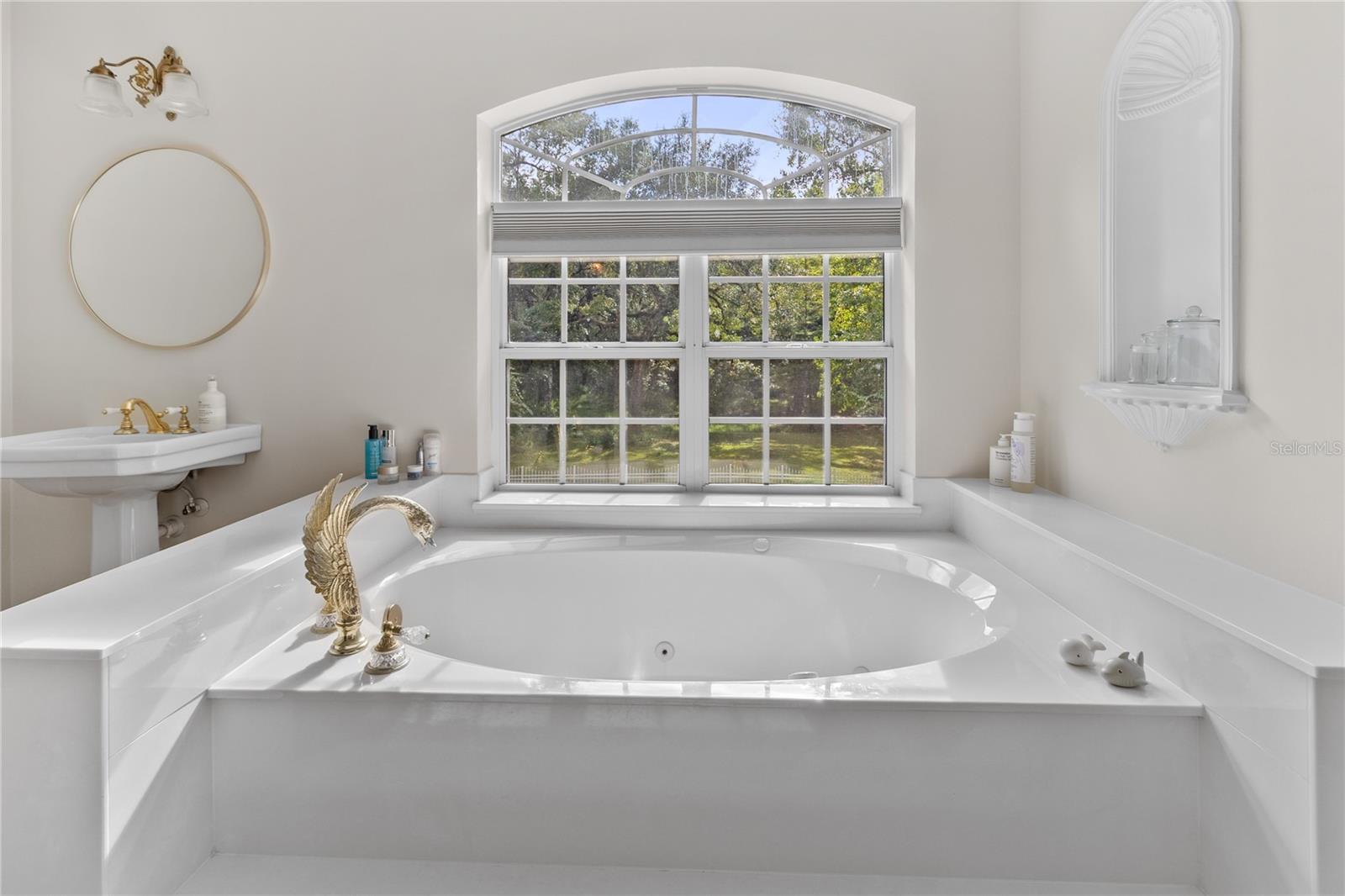 PINE HILL ESTATE ADD 3 - Residential Lease