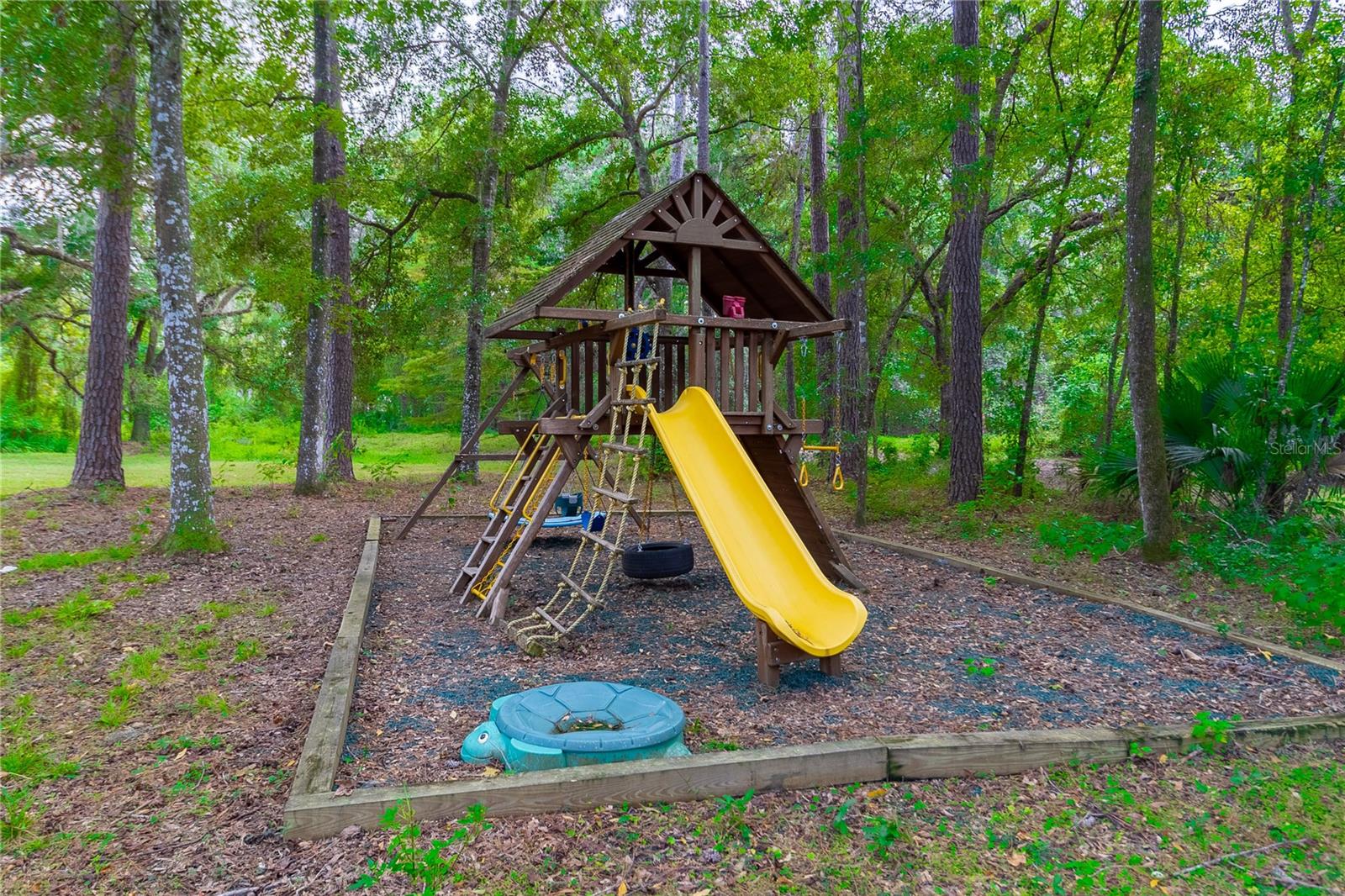 PINE HILL ESTATE ADD 3 - Residential Lease