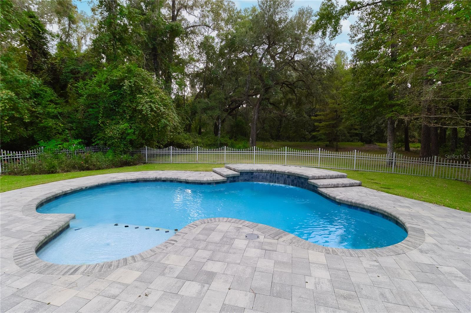 PINE HILL ESTATE ADD 3 - Residential Lease