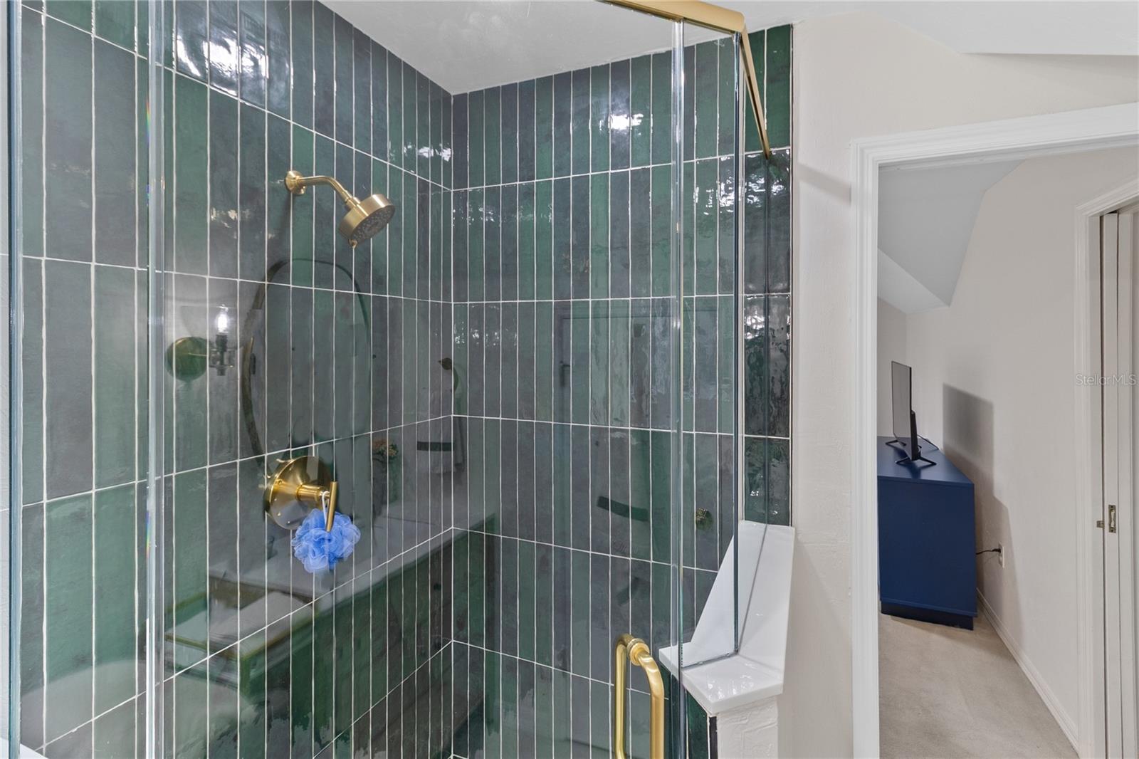 PINE HILL ESTATE ADD 3 - Residential Lease