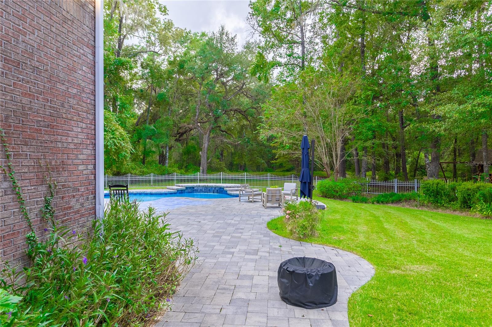 PINE HILL ESTATE ADD 3 - Residential Lease