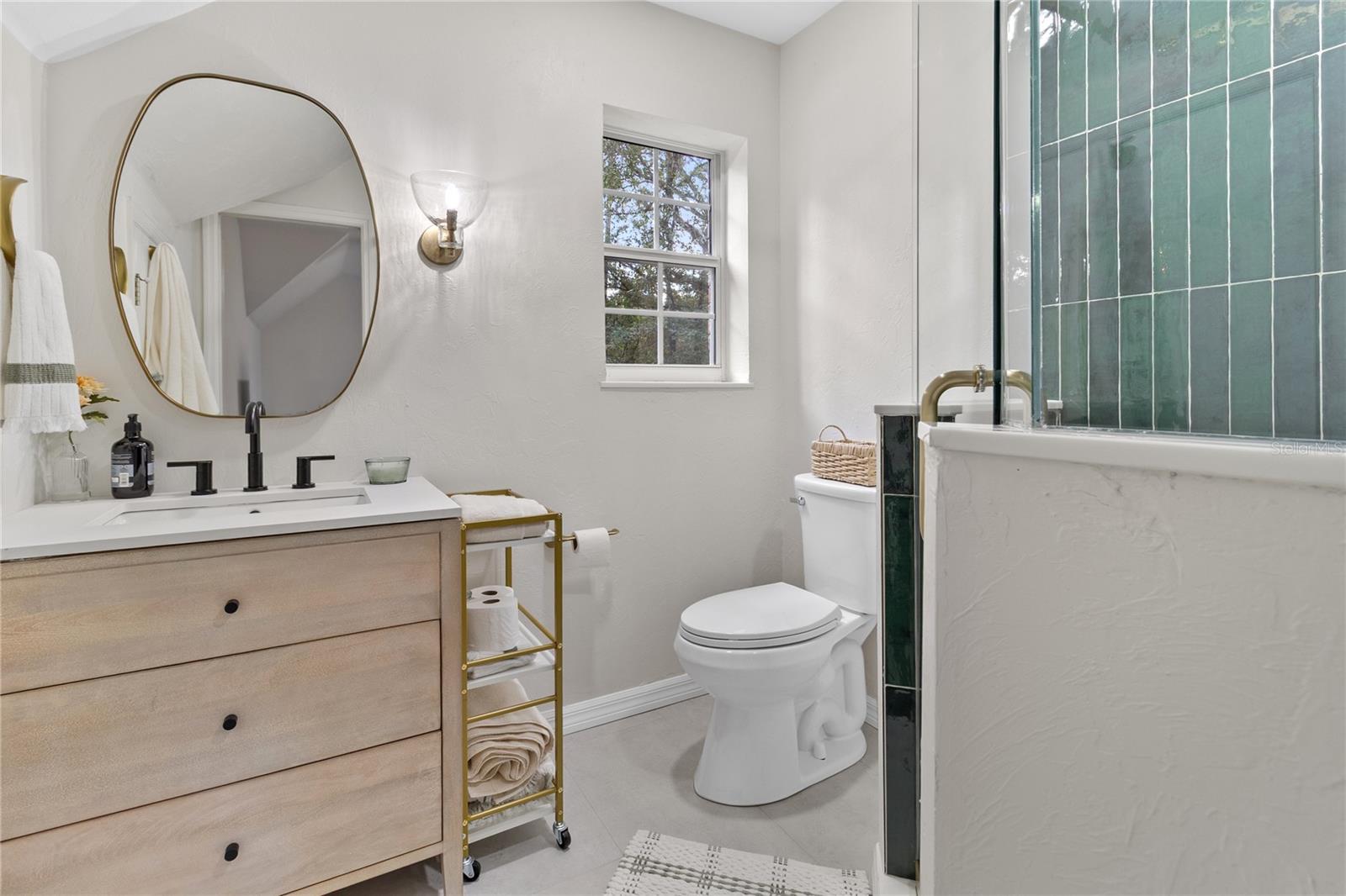 PINE HILL ESTATE ADD 3 - Residential Lease