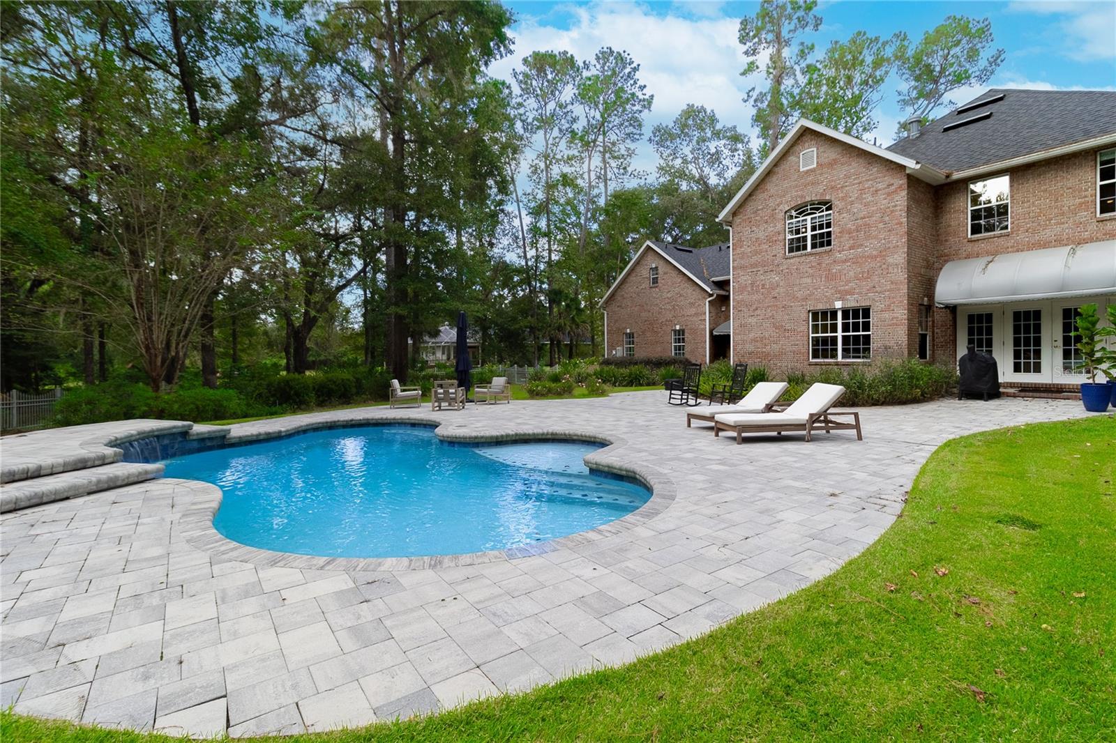 PINE HILL ESTATE ADD 3 - Residential Lease