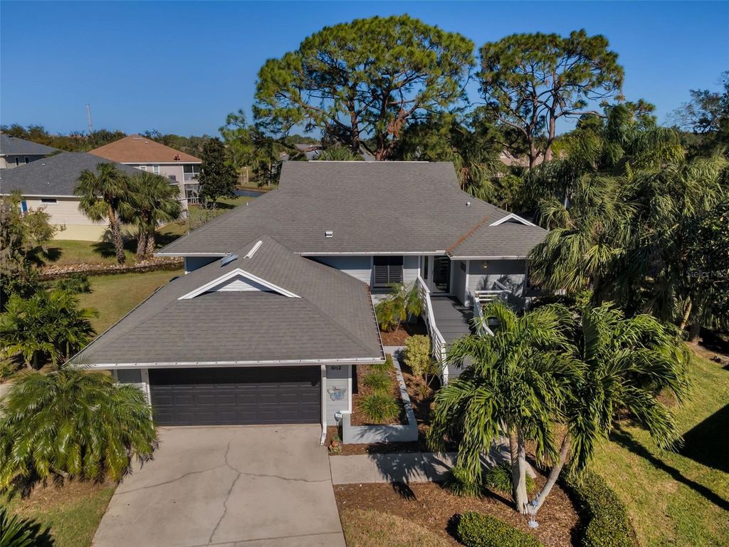 Photo of 1012 Osprey Court, Tarpon Springs, FL 34689 (MLS # TB8454600)