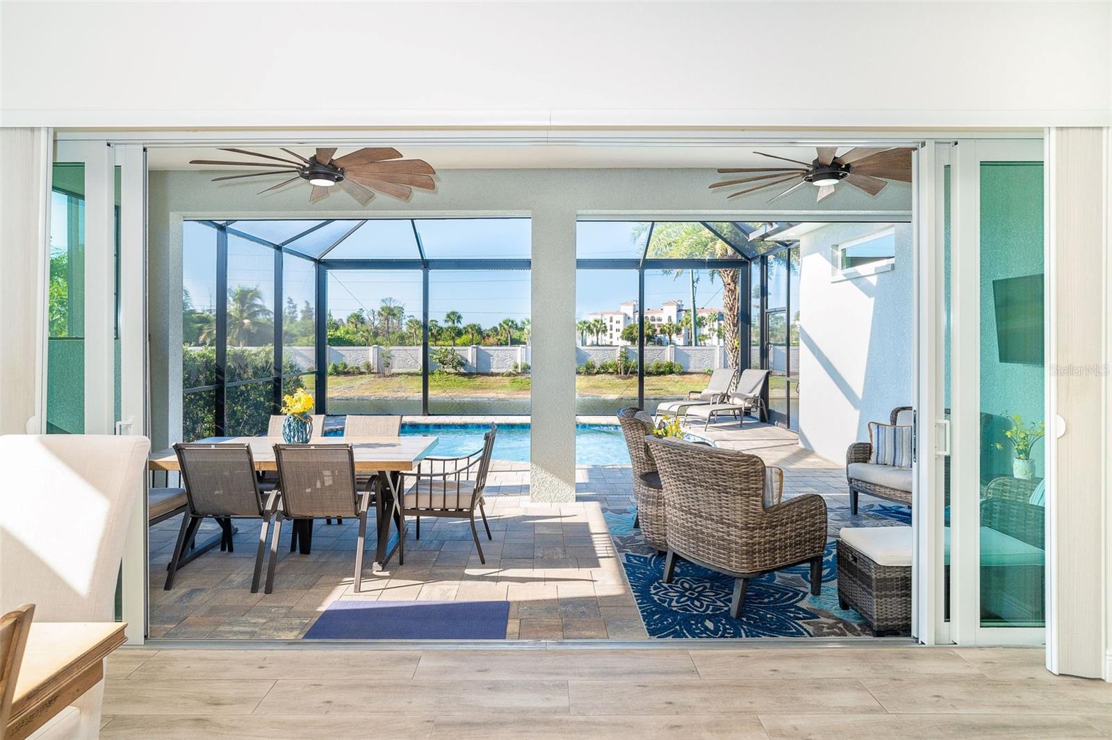 CORAL CAYE - Residential