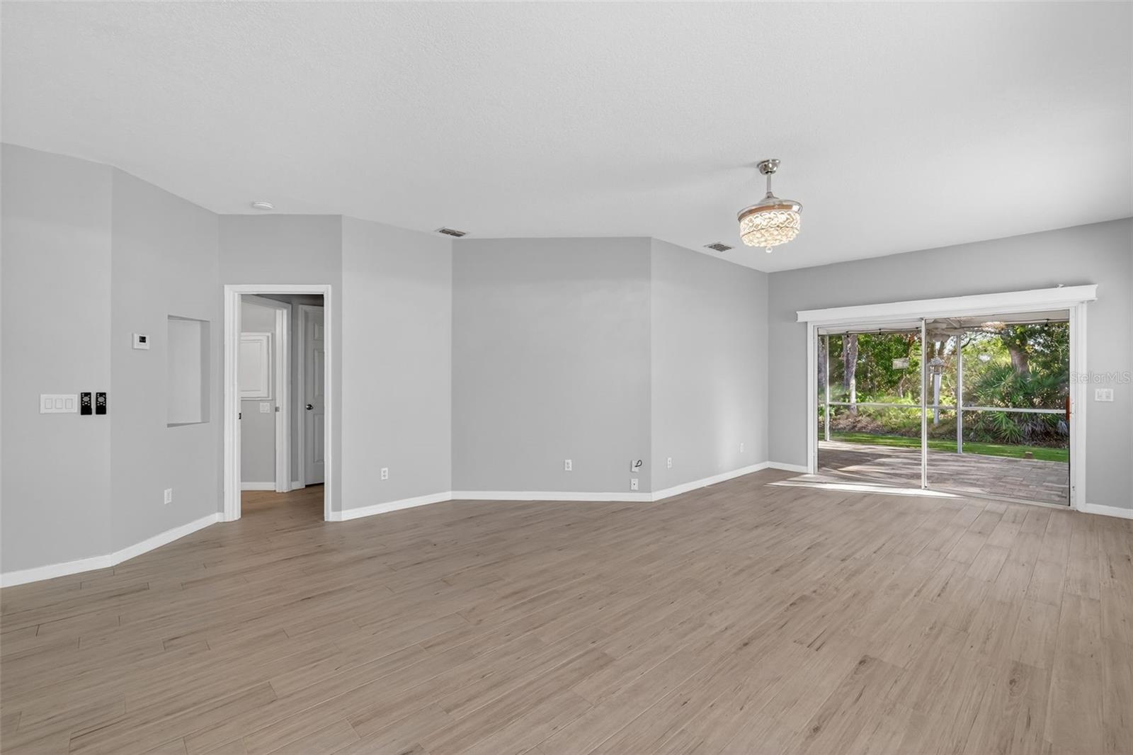 MT DORA COUNTRY CLUB MT DORA PH 02-7 - Residential Lease