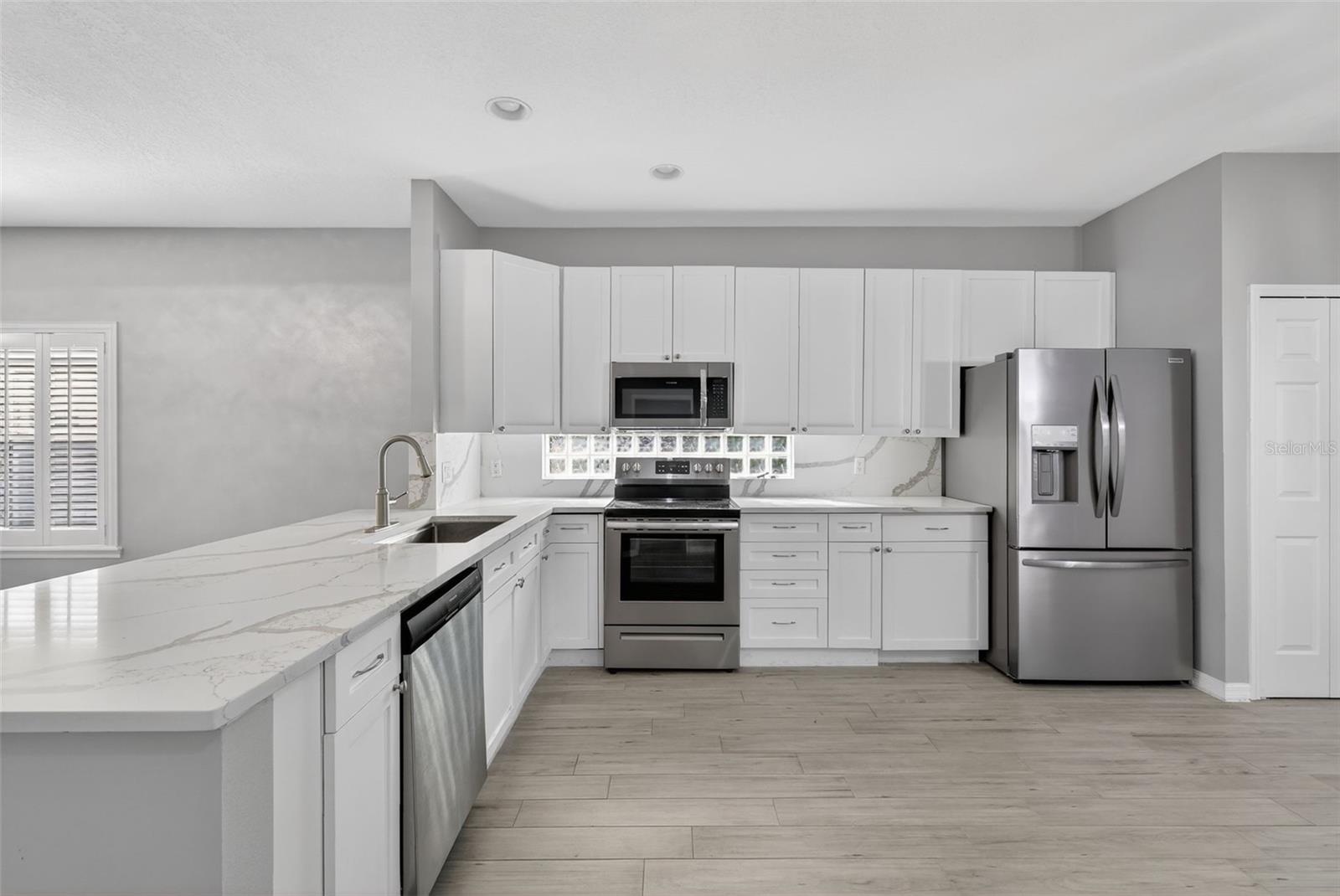 MT DORA COUNTRY CLUB MT DORA PH 02-7 - Residential Lease