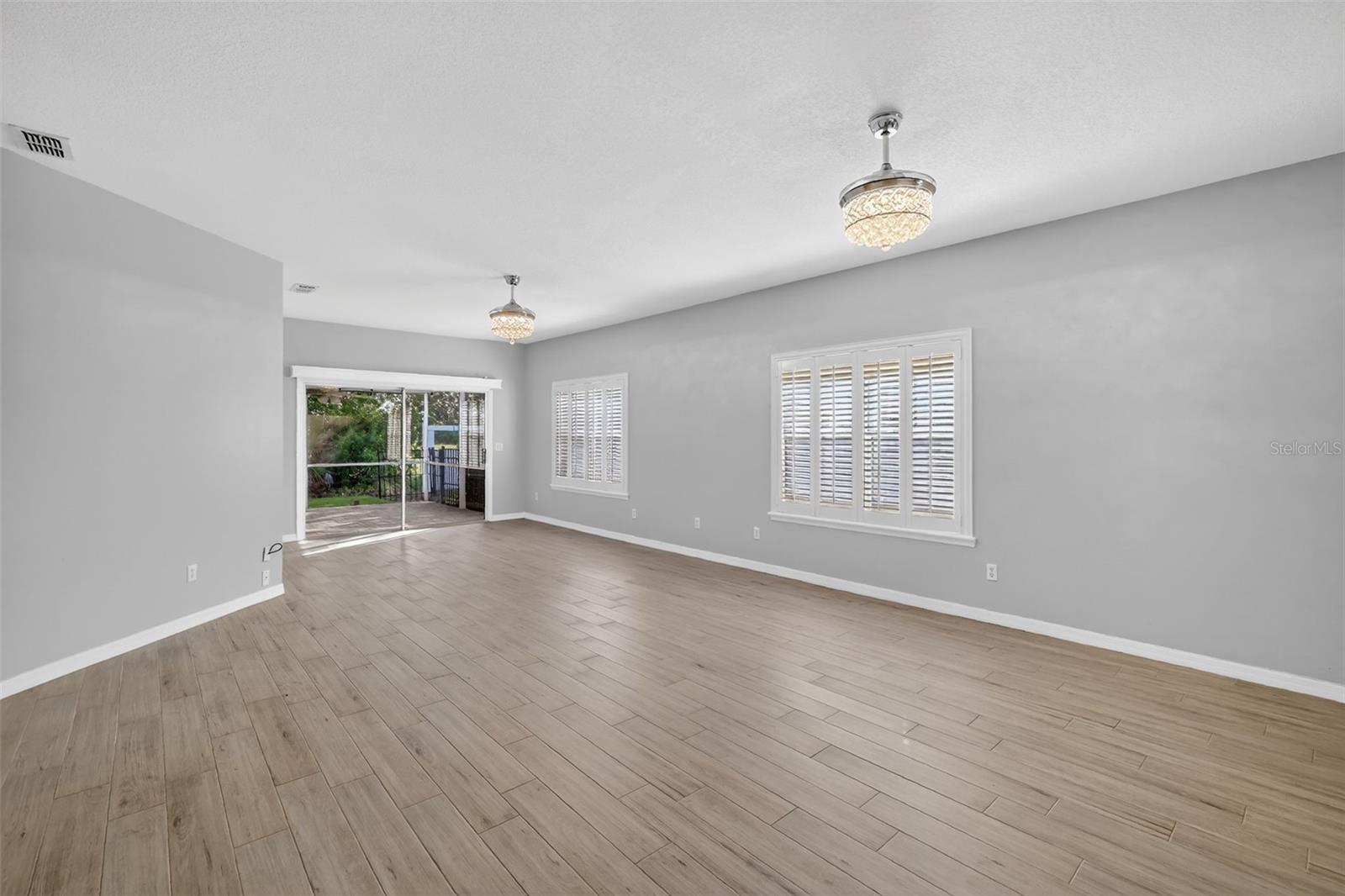 MT DORA COUNTRY CLUB MT DORA PH 02-7 - Residential Lease