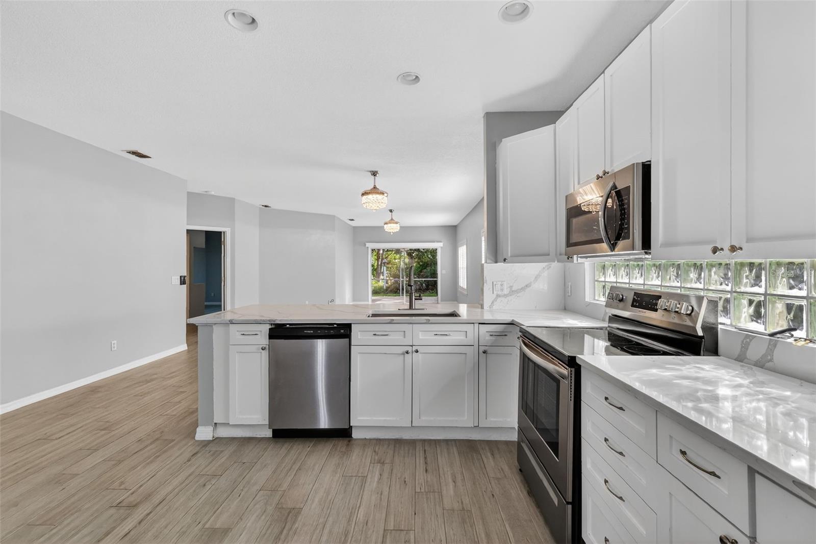 MT DORA COUNTRY CLUB MT DORA PH 02-7 - Residential Lease