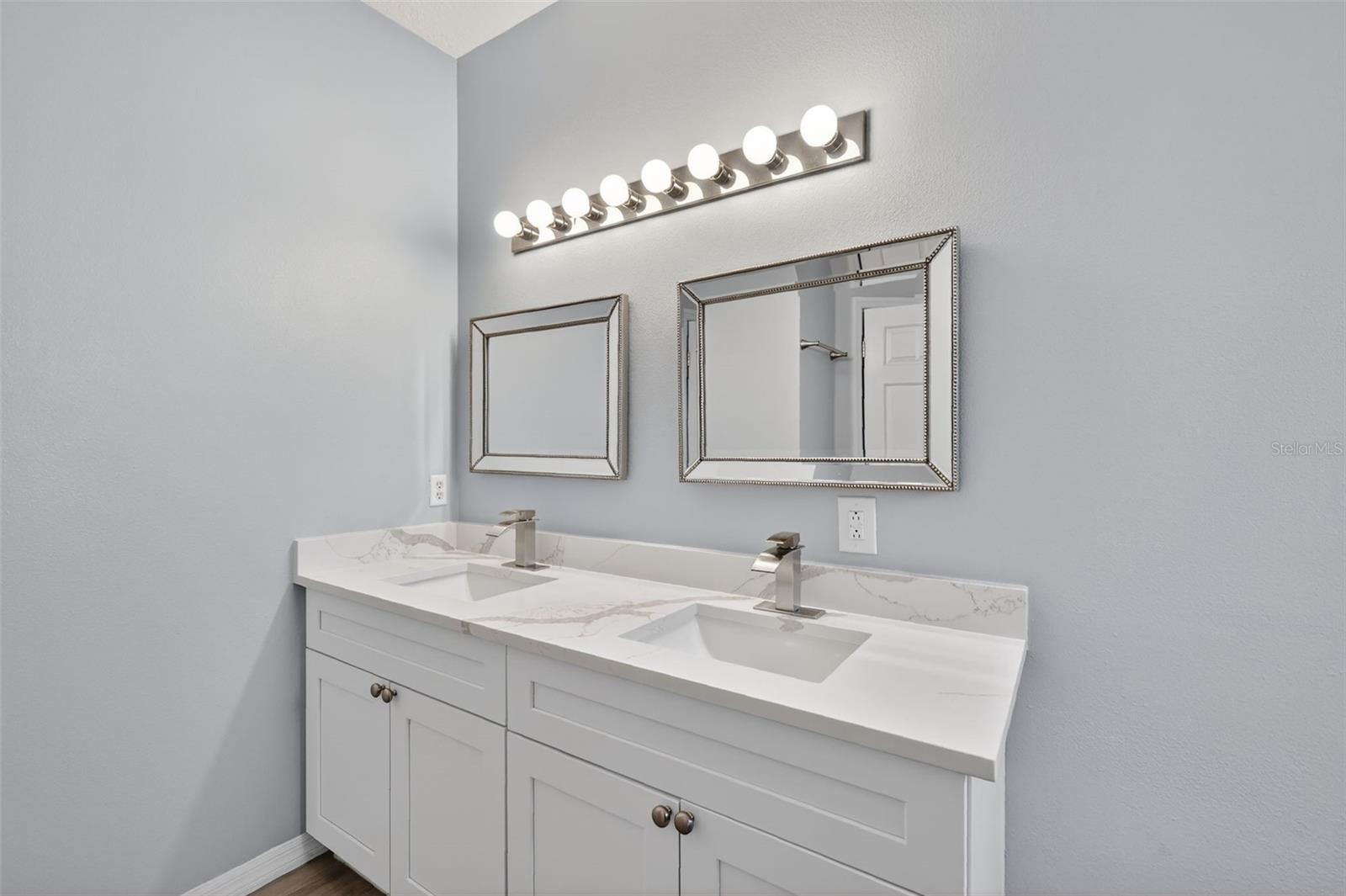 MT DORA COUNTRY CLUB MT DORA PH 02-7 - Residential Lease