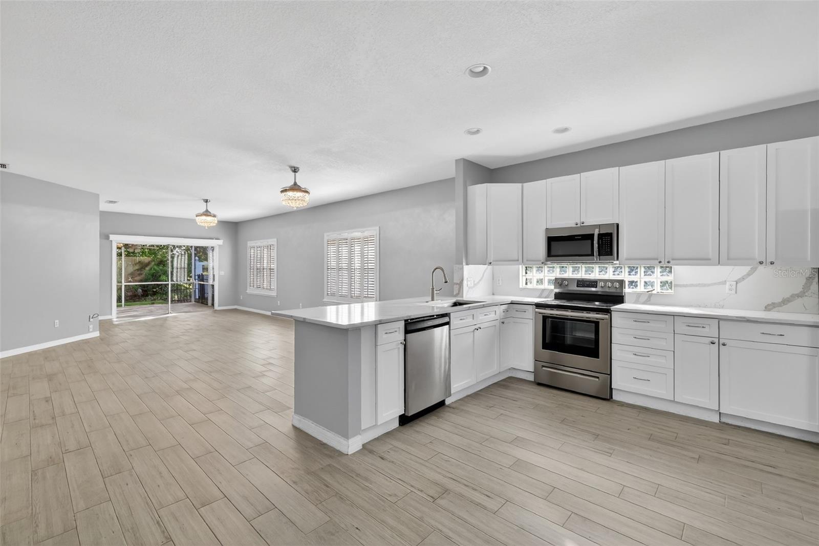 MT DORA COUNTRY CLUB MT DORA PH 02-7 - Residential Lease