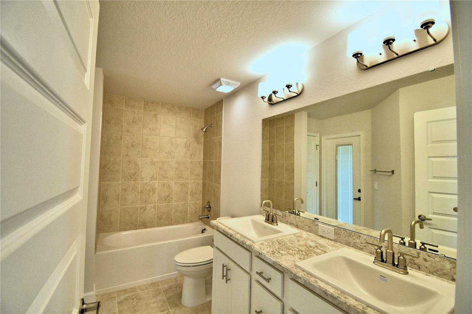 HICKORY RIDGE ESTATES - Residential