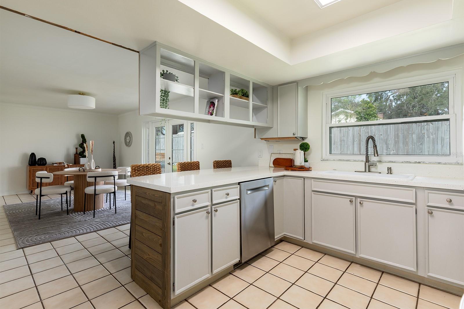 LAKE LAGRANGE MANOR - Residential