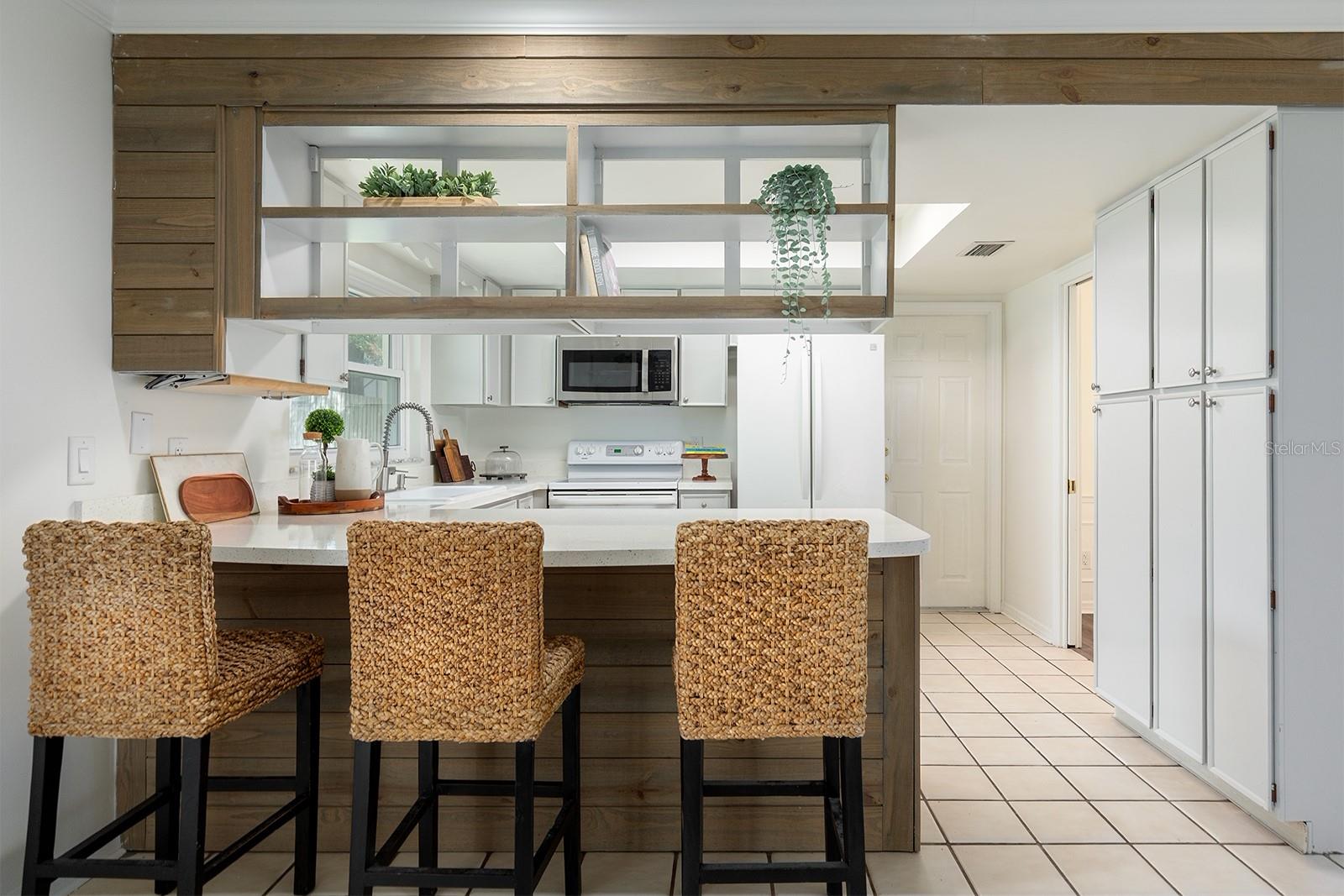 LAKE LAGRANGE MANOR - Residential