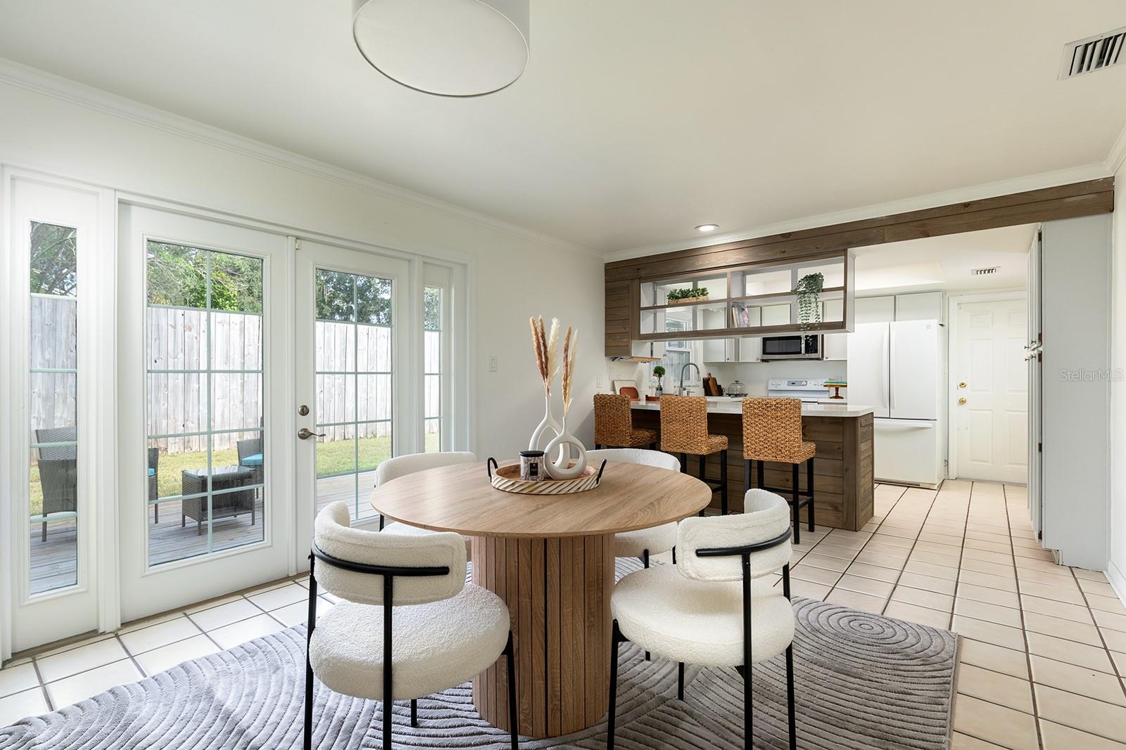 LAKE LAGRANGE MANOR - Residential