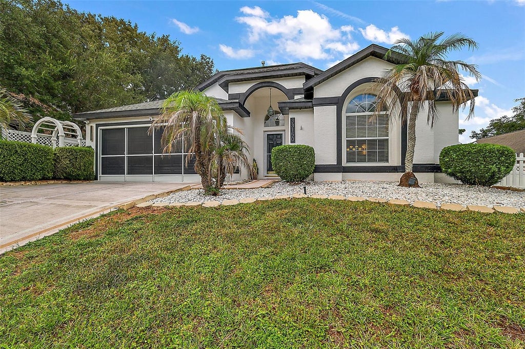 Photo of 33150 Kaylee Way, Leesburg, FL 34788 (MLS # G5114557)