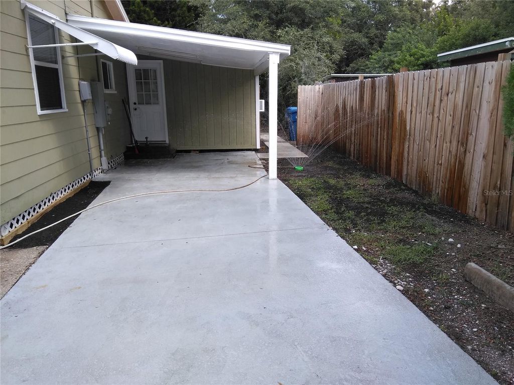 Photo of 910 9th Avenue SW, Largo, FL 33770 (MLS # TB8501672)