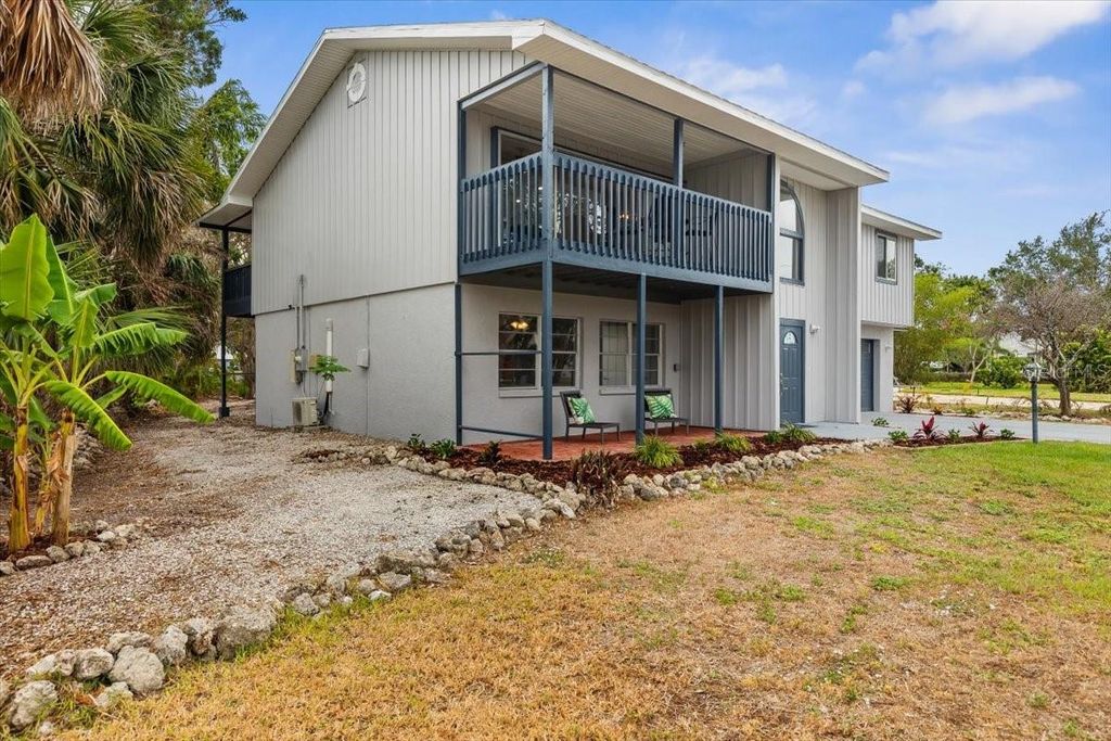 Photo of 824 35th Avenue Drive W, Palmetto, FL 34221 (MLS # TB8383210)