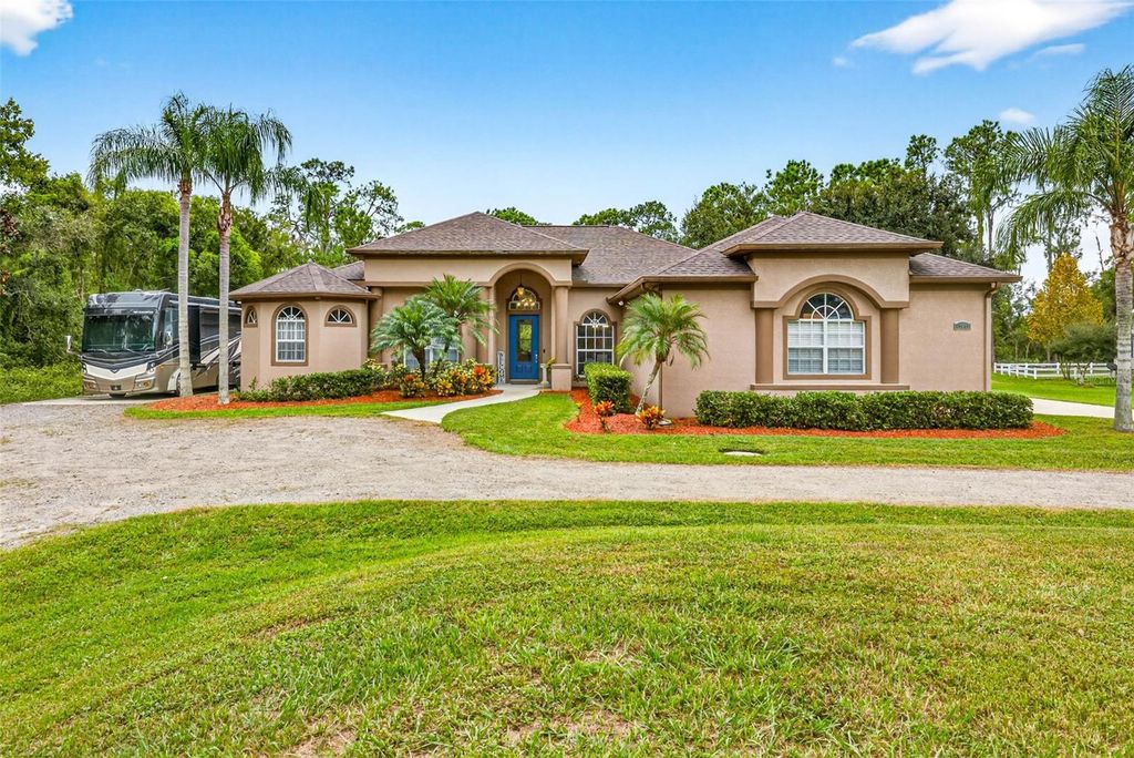 Photo of 13887 Gavin Road, Dover, FL 33527 (MLS # TB8438412)
