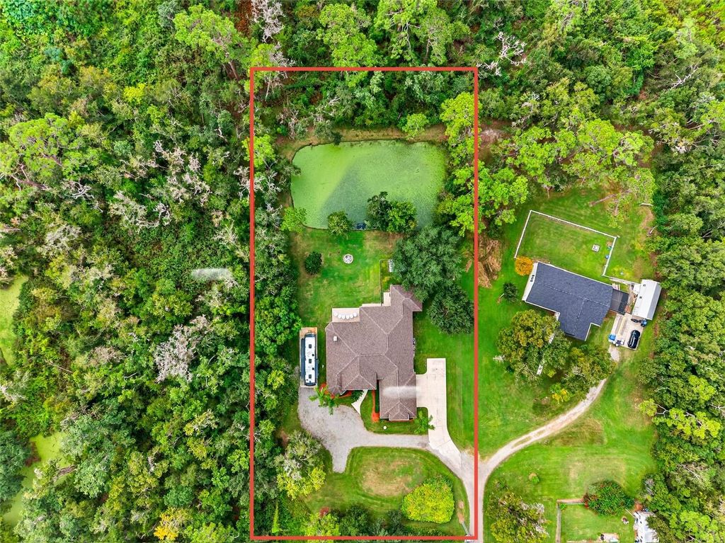 Photo of 13887 Gavin Road, Dover, FL 33527 (MLS # TB8438412)