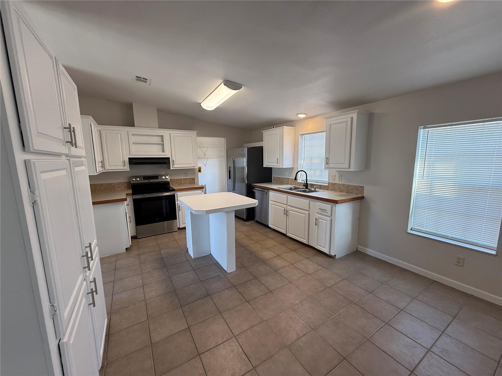 BROOKE LAKES PH 01 - Residential