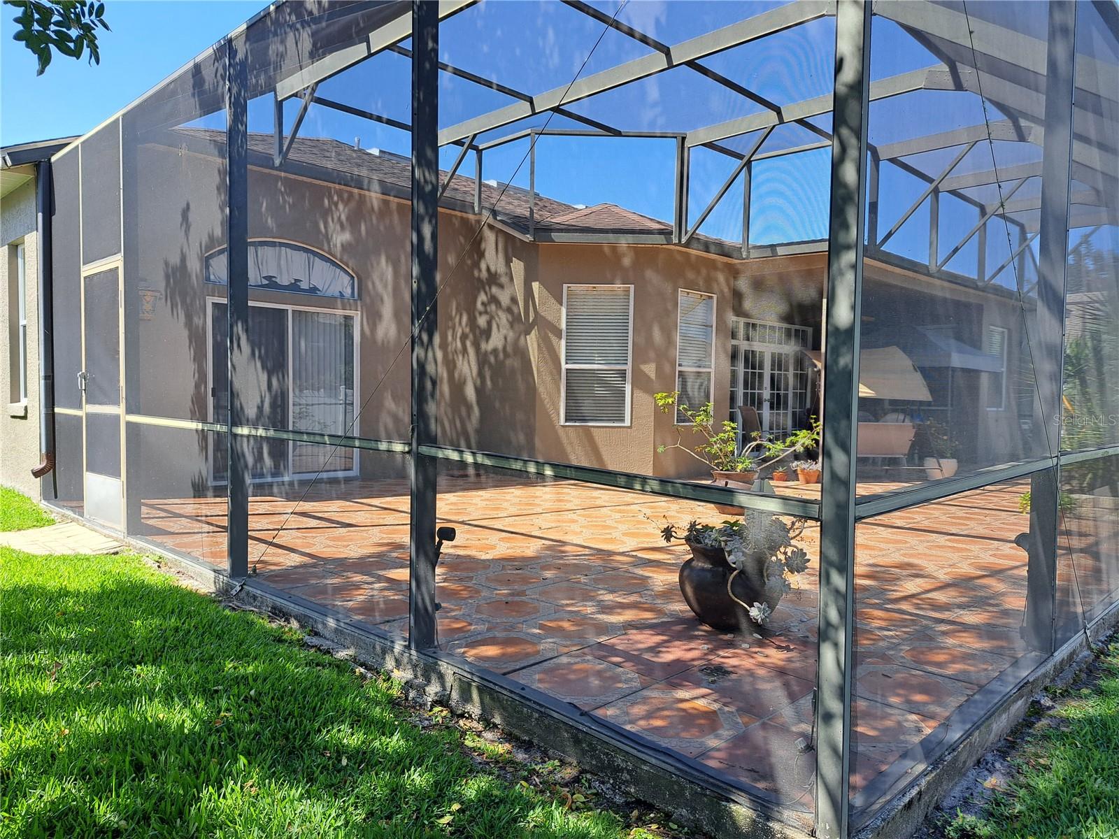 2863 MIDDLETON CIRCLE