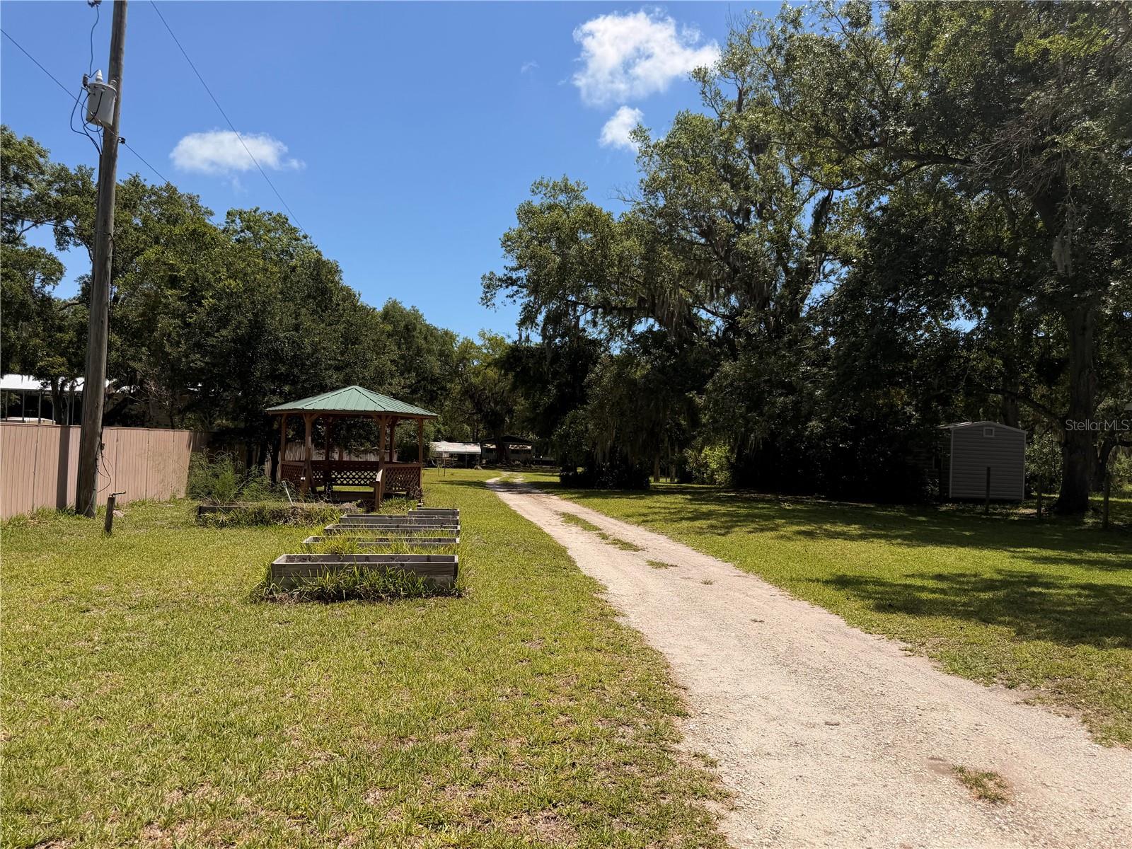 LYONS - Residential