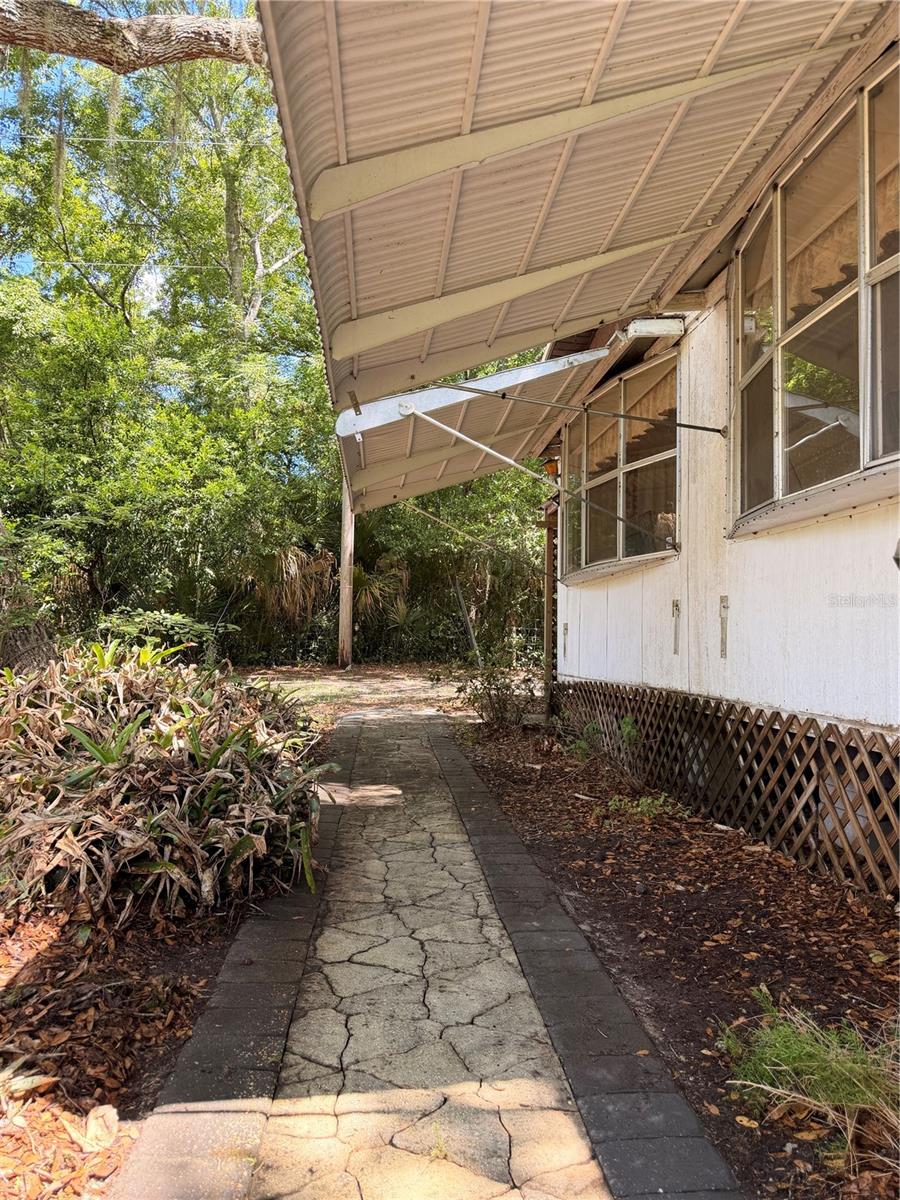 LYONS - Residential