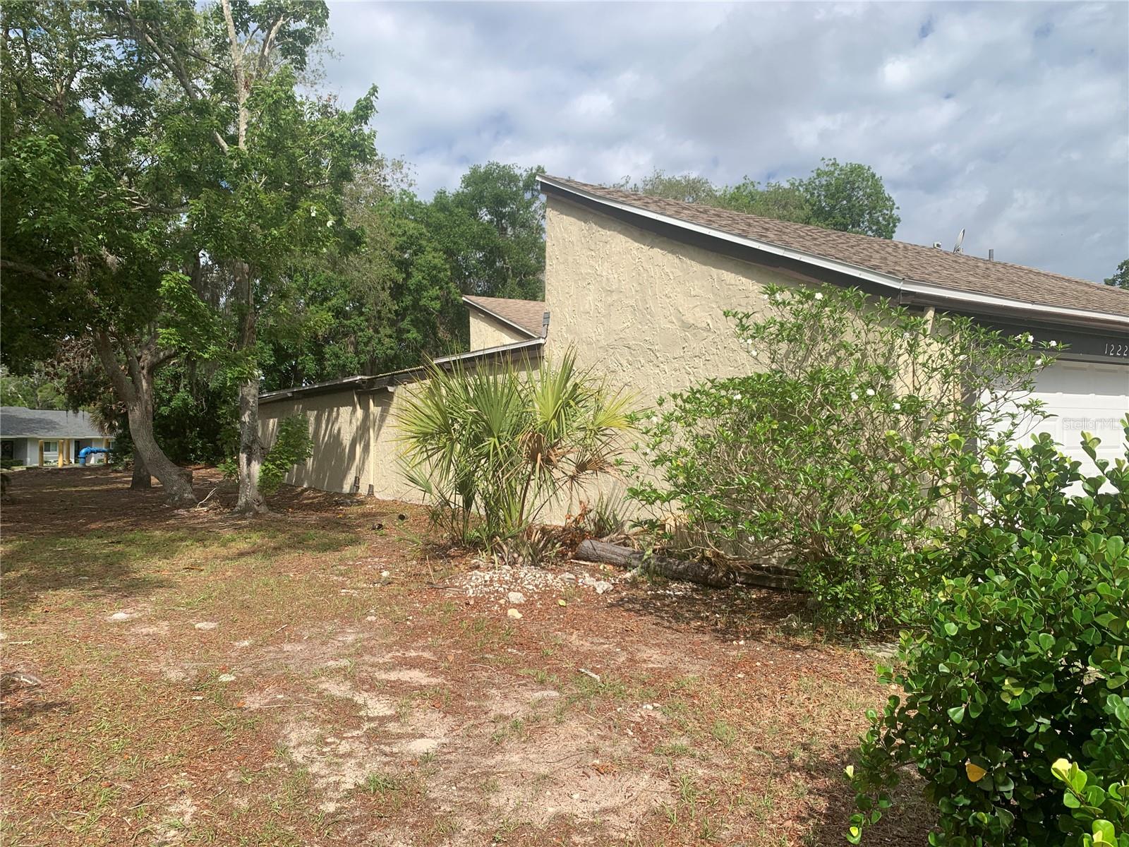 12225 SADDLE STRAP ROW