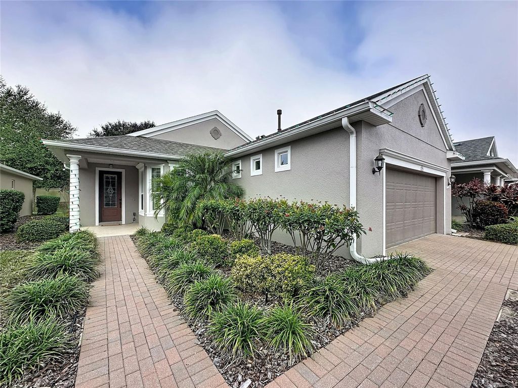 Photo of 275 Silver Maple Road, Groveland, FL 34736 (MLS # G5105625)