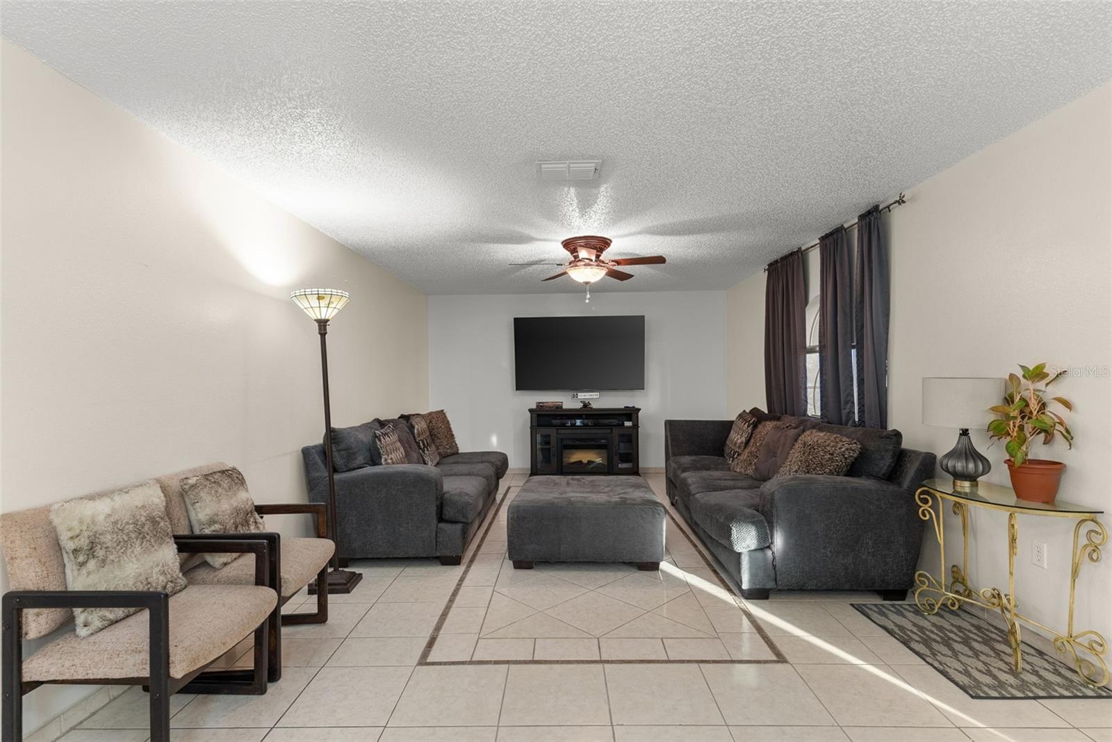 RANDA RIDGE PH 01 - Residential